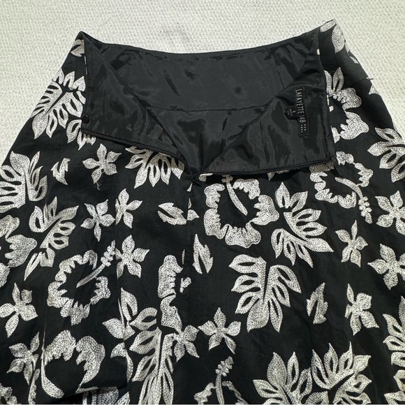 Lafayette 148 New York Size 8 Black Linen White Floral Embroidered A-Line Skirt - Picture 5 of 10